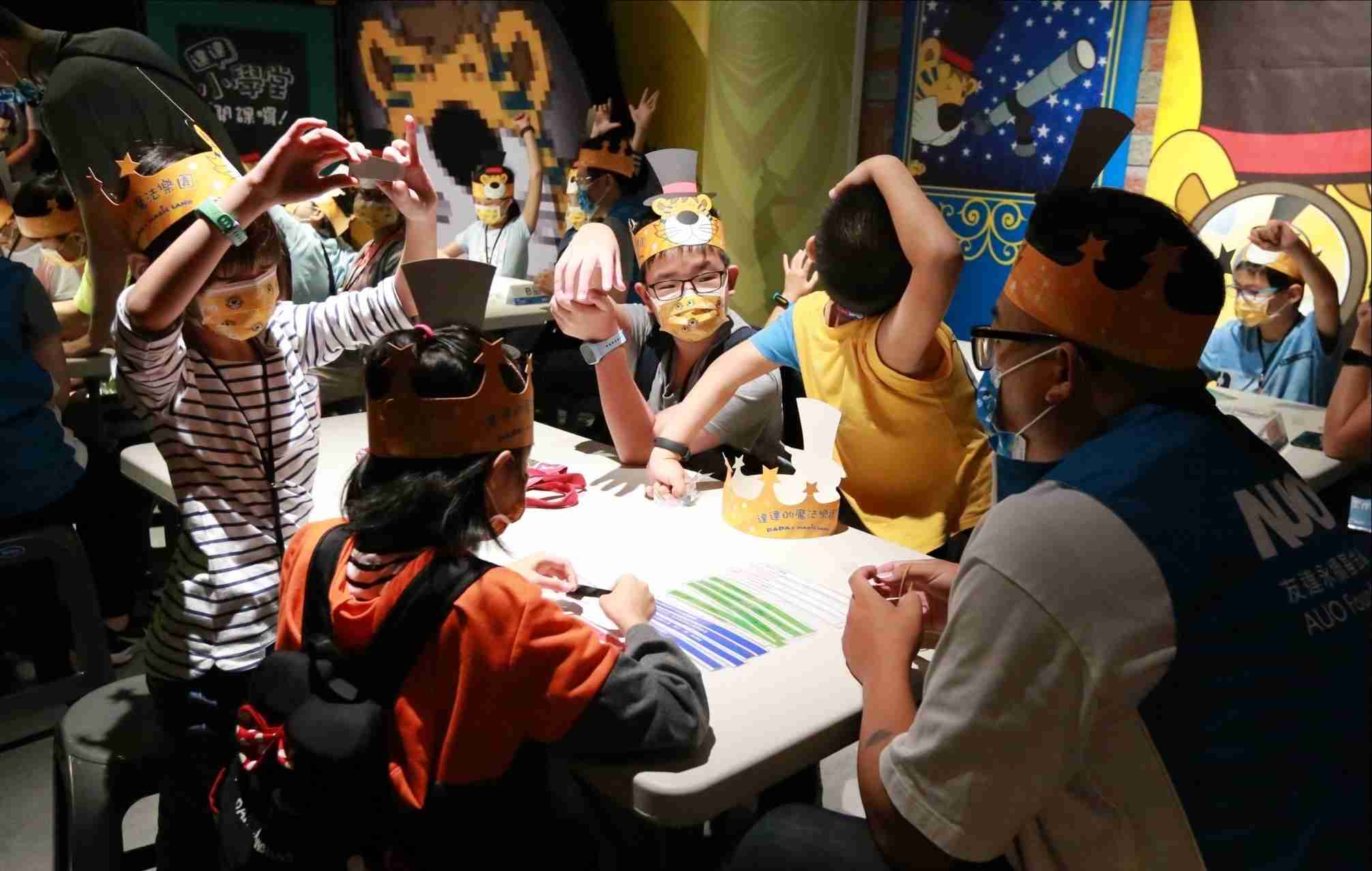 壹号平台以永续理念推动全人教育计划，，，内外结盟储备科普教育人才，，，荣获亚太永续行动奖社会共融面的金奖肯定