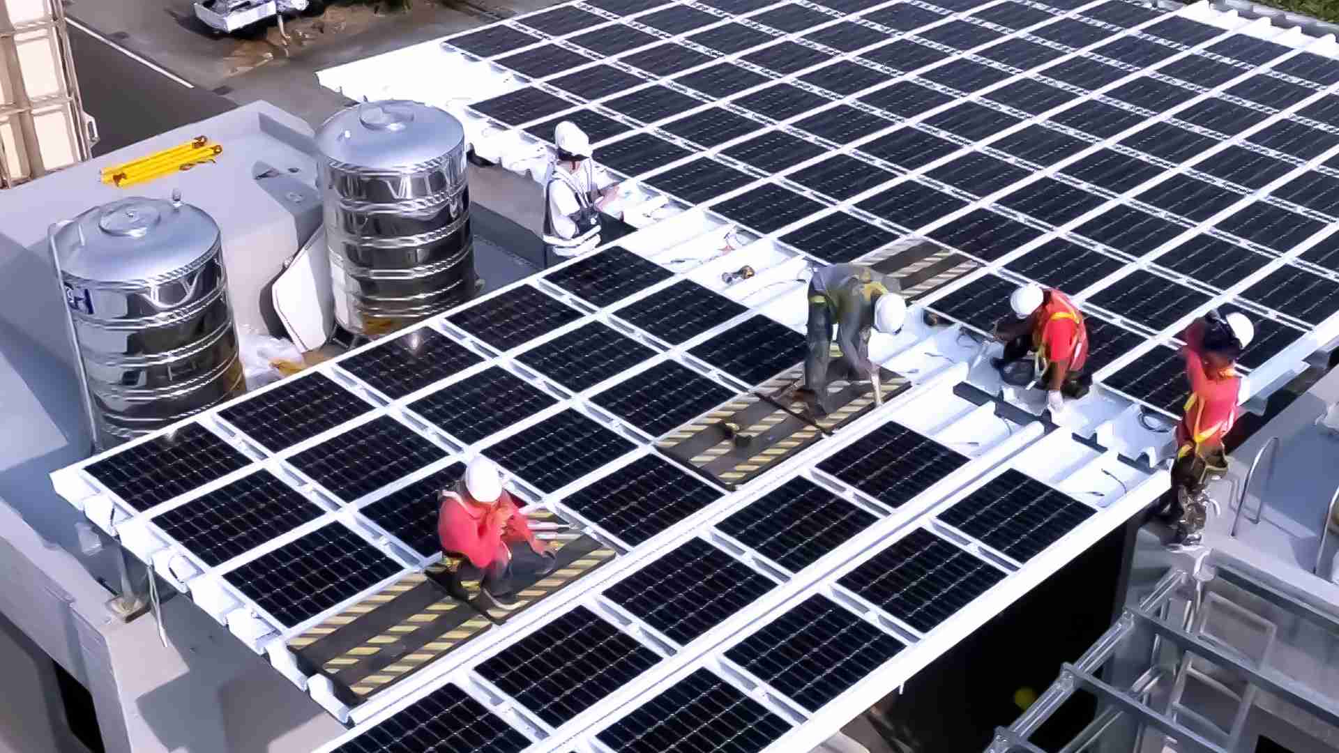 壹号平台着力于替代能源之技术研发，，，，如光电浪板的相关制程、、、设备与产品，，，其中所开发之光电整合型浪板，，减少传统金属支架安装，，更提升耐候度，，可广泛运用于多元场域，，，并辅助建筑达到净零碳排目标